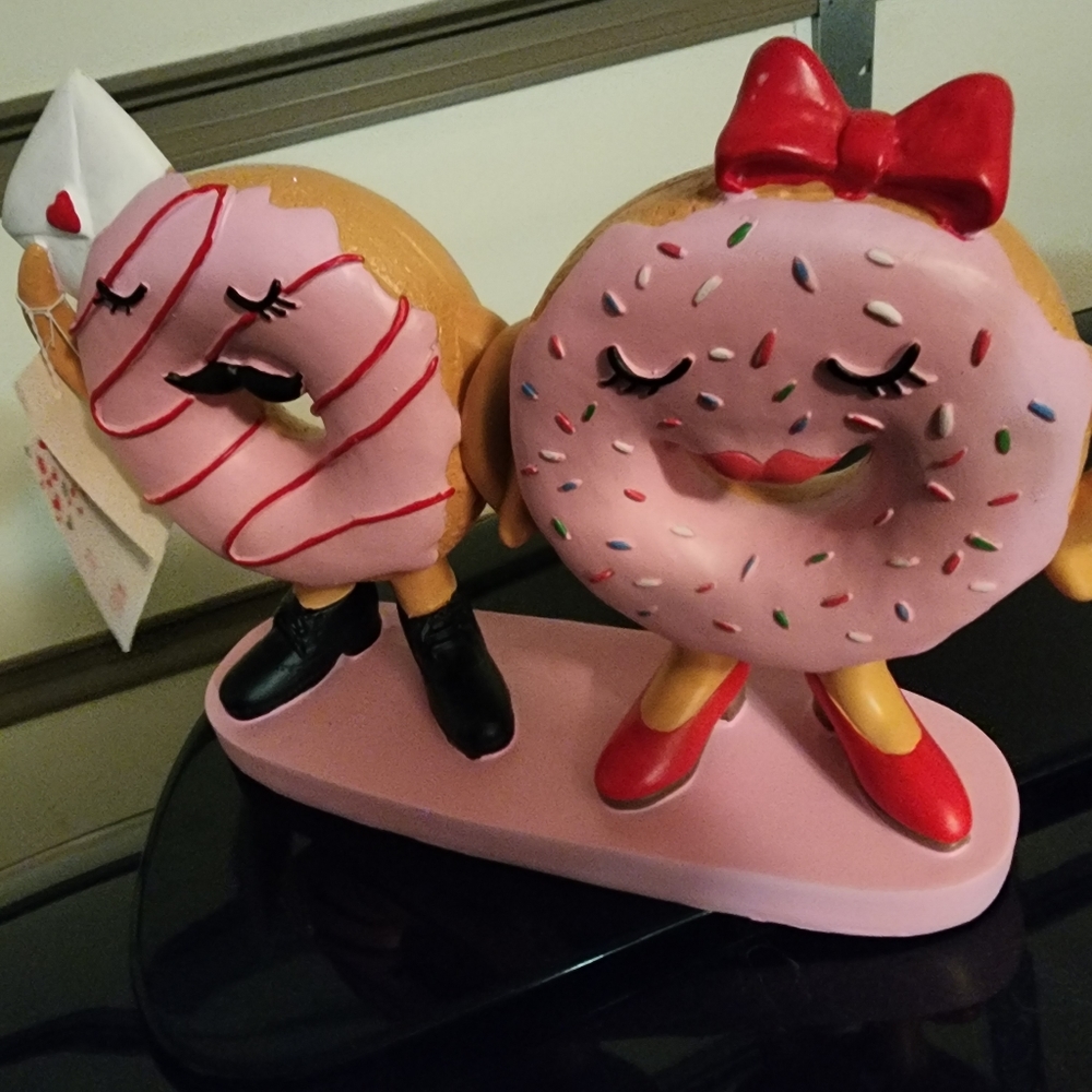 Nwt Donut Male & Female Pink donut decor.Cupcake & Cashmere donut Statue.